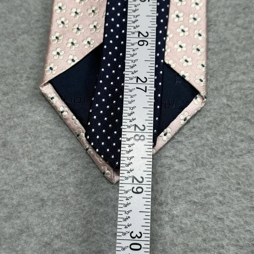 Tommy Hilfiger Mens Neck Tie Pink Silk White Flowers‎ Pattern Navy Pin Dot Tail